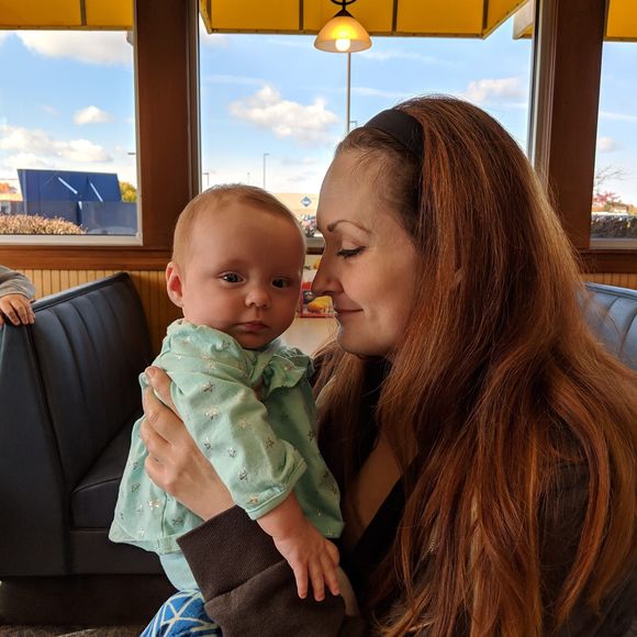 Meet your Posher, Gwen - Picture 1 of 1